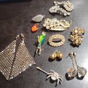 Mixed Lot Of Vintage Jewelry Unmarked Clip Ons, Pendants, Pins, Bobby Pin